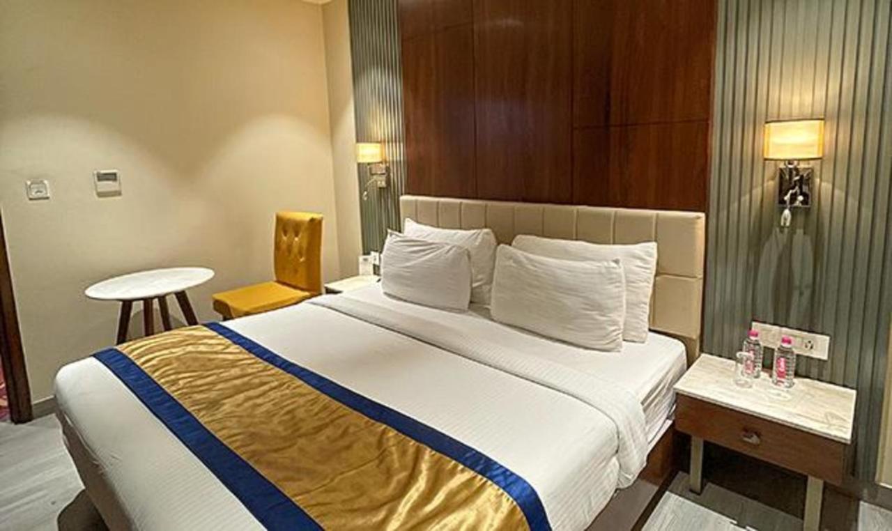 Fabhotel Luxe Hotel