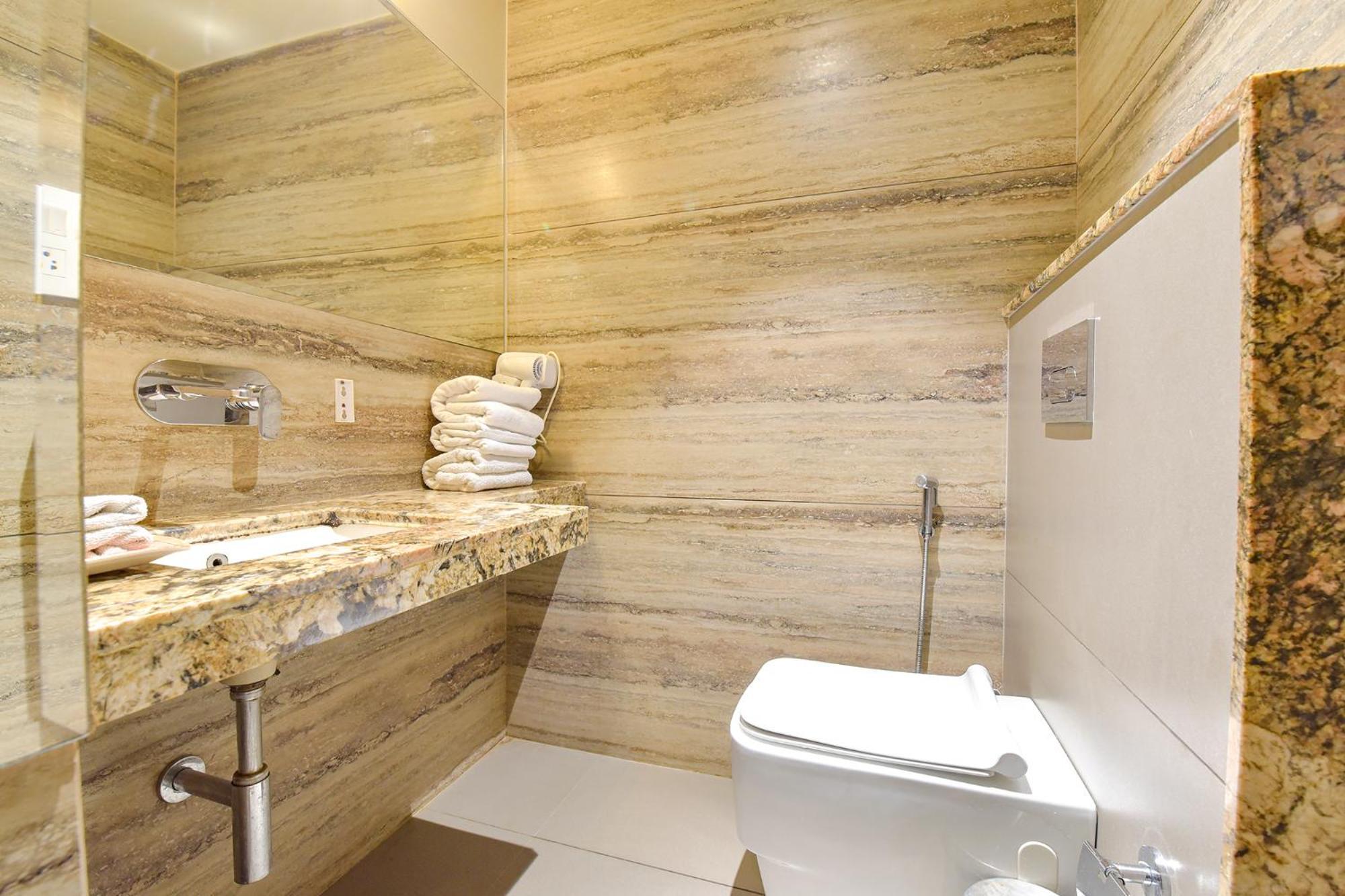 Hotel Fabhotel Luxe