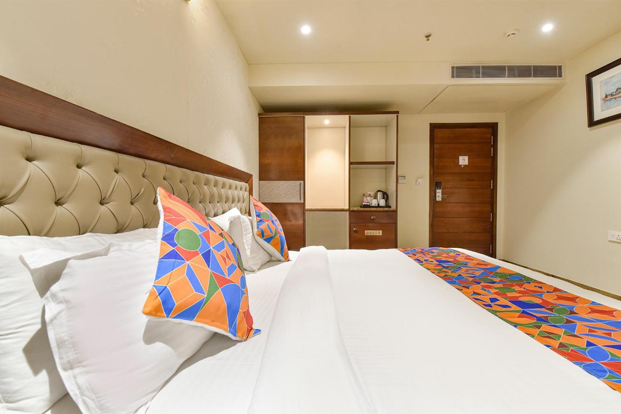 Hotel Fabhotel Luxe 3*