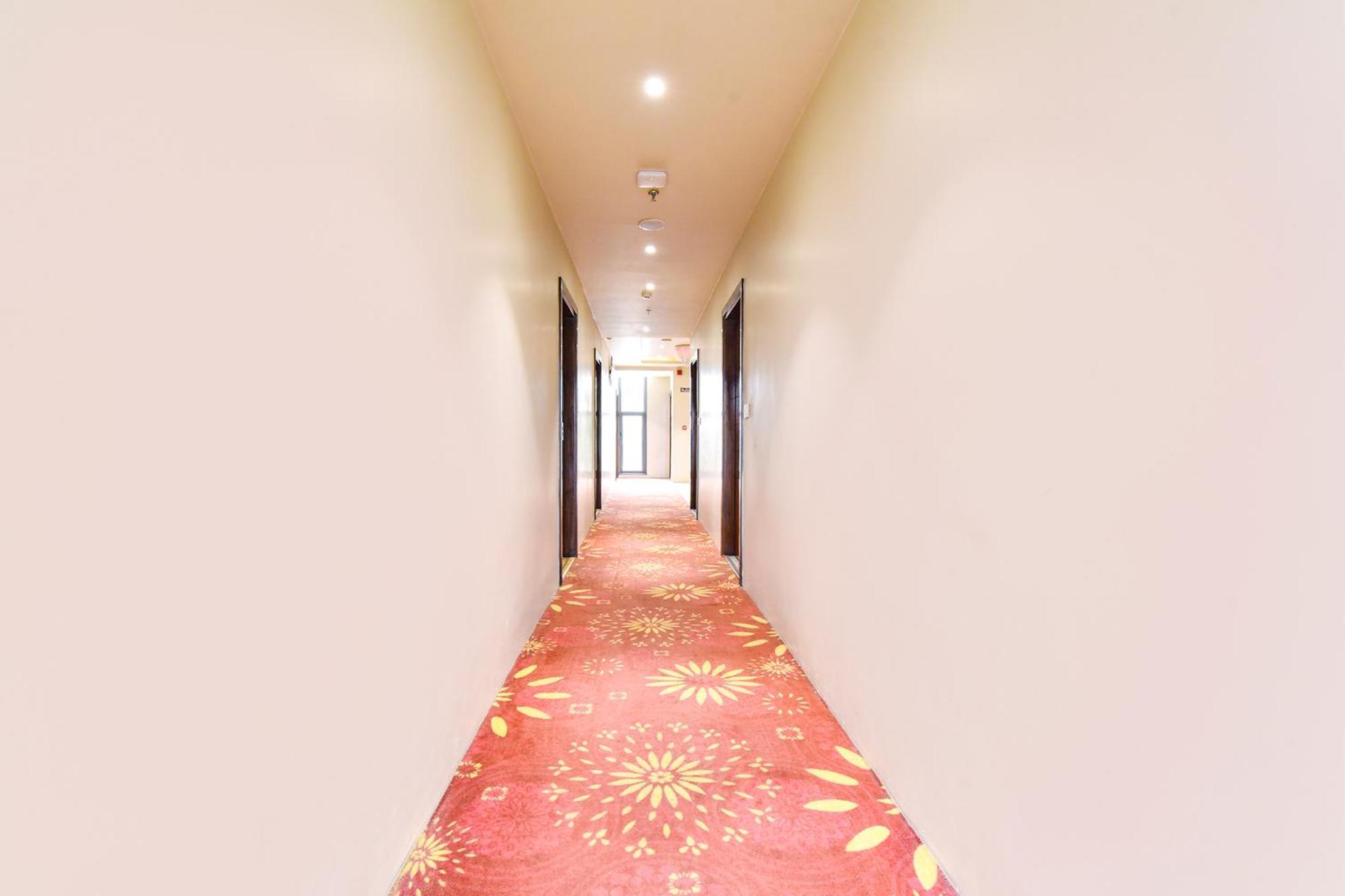 Hotel Fabhotel Luxe 3*